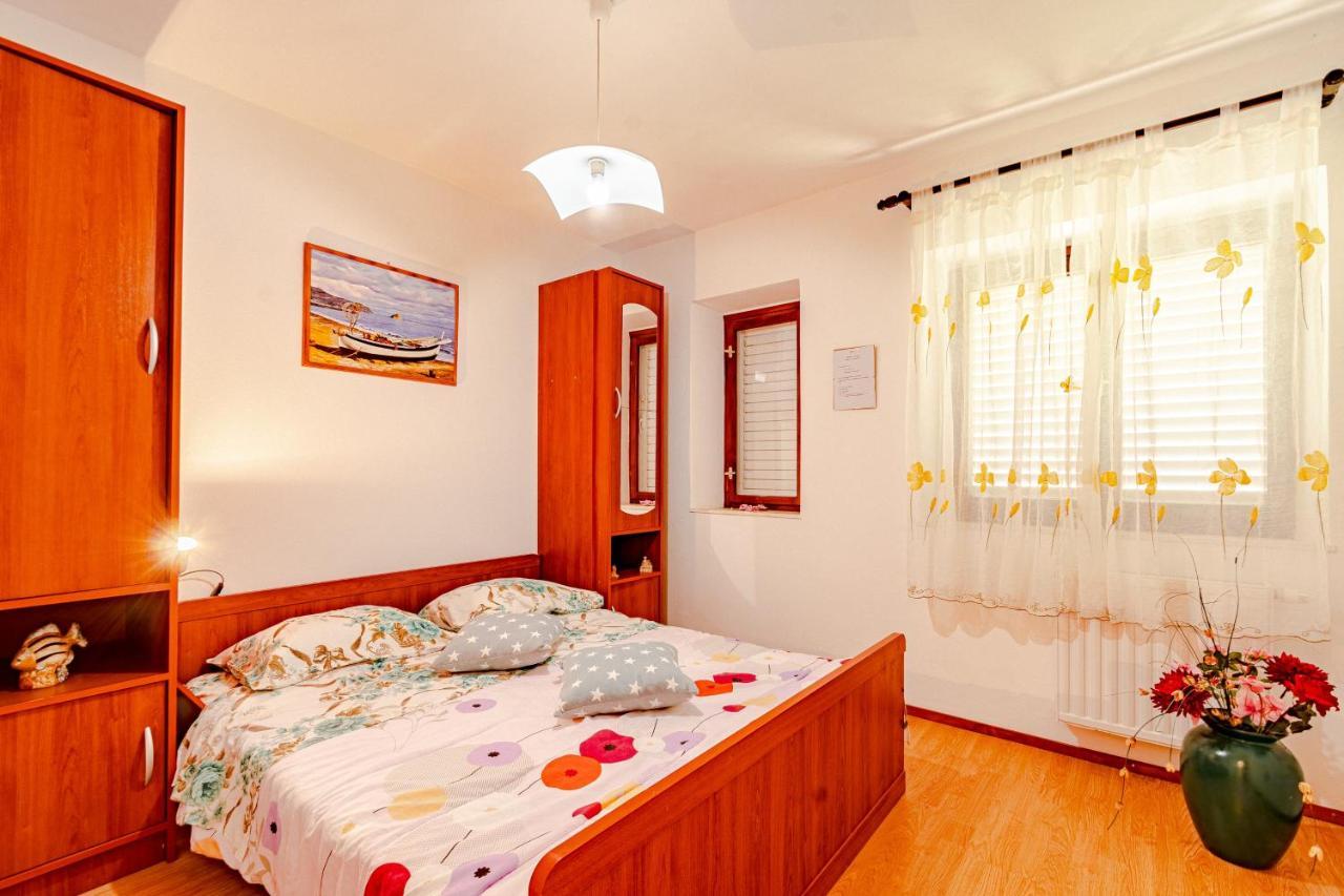 Apartments And Rooms With Parking Space Mali Ston Exterior foto